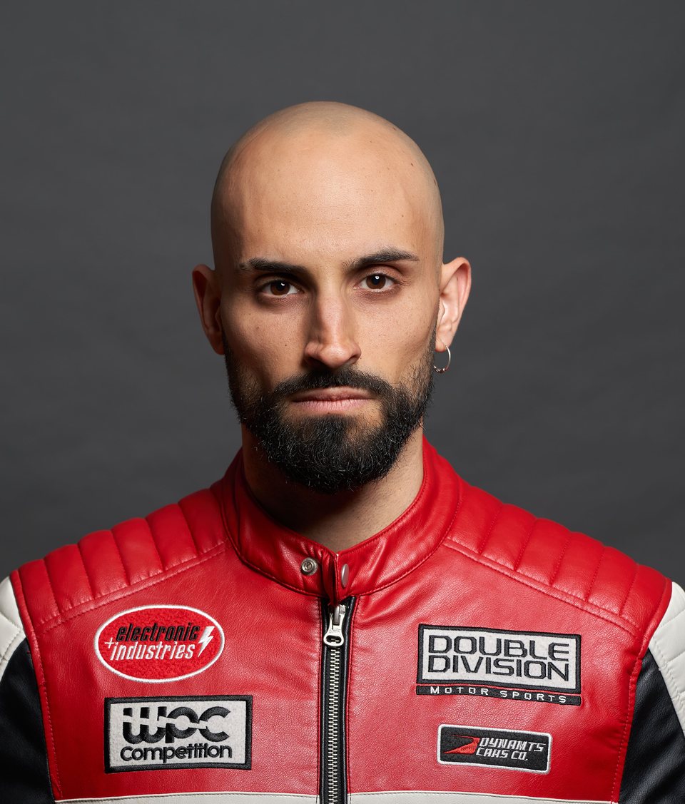 Primer plano con chaqueta de motorista roja